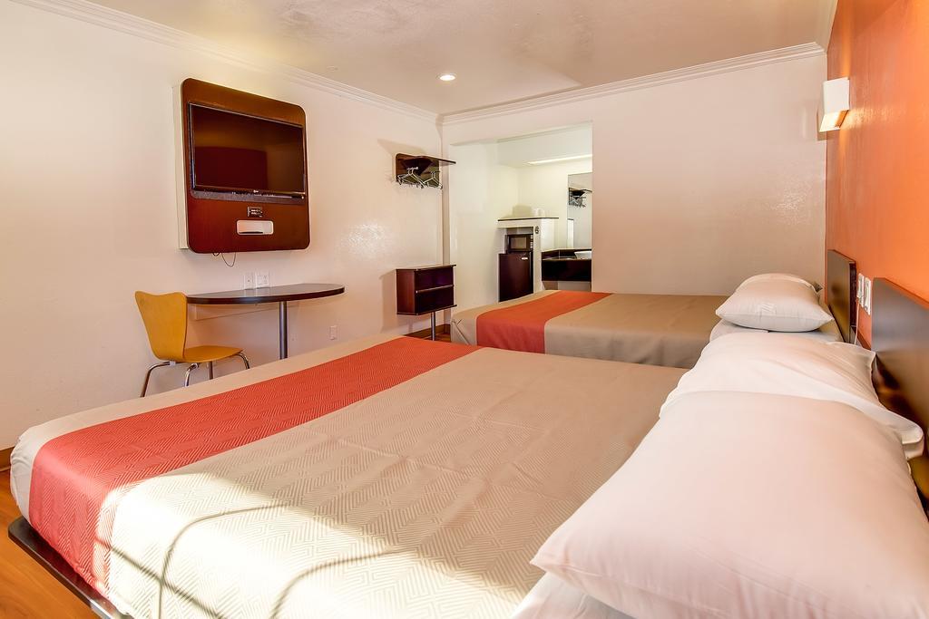 Motel 6 Гарден Гров Экстерьер фото